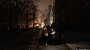 «Вось гляджу на тэрмометр – дома +13. На мне тры пласты адзення, дзве пары шкарпэтак і яшчэ тапкі з мехам, з якіх звычайна смяяліся»