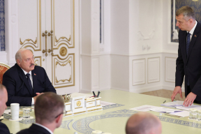 Лукашенко: «При назначении на работу нужно смотреть, служил или не служил»
